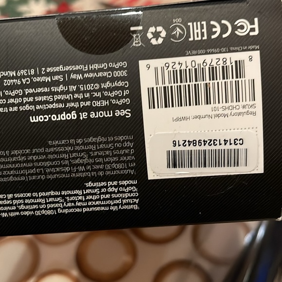 GoPro Hero 4 Session Waterproof with Tripod Mounts - Picture 9 of 9